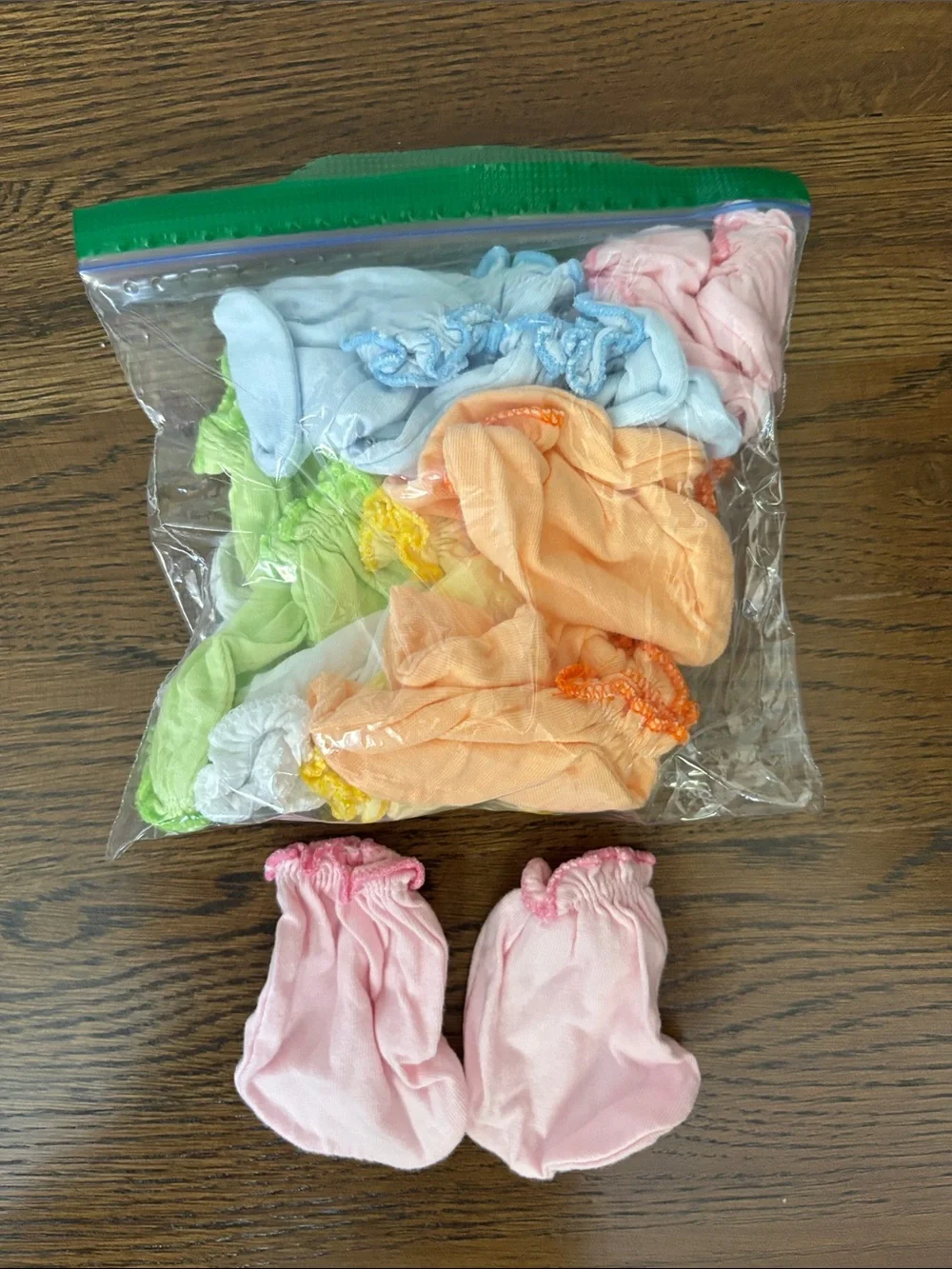 Infant Mittens, 10+ Pairs, Good Condition!